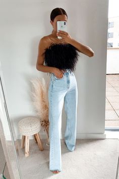 Night Out Outfit Classy, Miami Outfits Night, Date Night Outfit Romantic, Feather Top, Miami Outfits, Looks Pinterest, Feather Tops, Ruched Maxi Dress