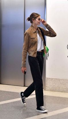 Kaia Gerber Style, Mode Ulzzang, Outfits With Converse, School Looks, Looks Street Style, 가을 패션, Looks Style, Casual Style Outfits