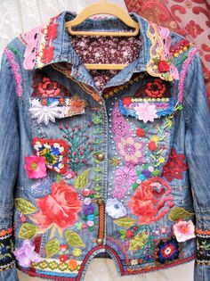 Boho Denim Jacket, Upcycled Skirt, Upcycled Jackets, Jacket Art, Hippie Jacket, Diy Denim Jacket, Tambour Beading, Repurposed Denim, Jaket Jeans