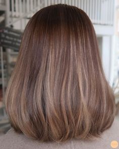 Almond Honey Hair, Brunette Hair With Highlights Short, Cascade Haircut, Medium Length Brown Hair, Strawberry Blonde Hair, Haircuts Straight Hair, Brown Blonde Hair, Brown Hair With Highlights, Hair Inspiration Color