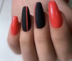 TOP 15 Élégants Ongles Amande Noir et Rouge Motifs Carrés Red And Black Nails Short, Trendy Red Nails, Summer Nails Art Designs, Summer Nails Coffin, Summer Nails Art, Trendy Summer Nails, Nails Art Designs, Manicure Nail Designs, Simple Acrylic Nails