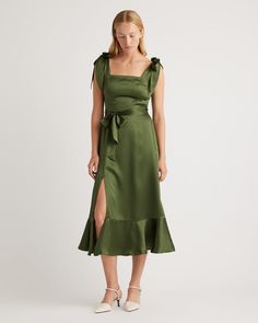 Did someone say timeless? Because that's our 100% Washable Silk Square Neck Midi Dress. The square neckline elevates the luxe silk drape even more than you'd expect. Style it differently with detachable shoulder bows and a sash to tie at the waist. This one arrived just in time—add it to your wardrobe before your next special event. Square Neck Silk Dress, Silk Dresses Outfit, Square Neck Midi Dress, Hot Pink Mini Dress, Silk Clothes, Silk Camisole, Quince Dresses, Just Run, Silk Skirt