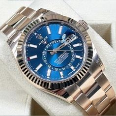 Blue Watch With Date Display As Gift, Sky Dweller, Rolex Watches For Men, Rolex Models, Authentic Watches, Rose Gold Watch, Rose Gold Bracelet, Watch Sale, Blue Rose