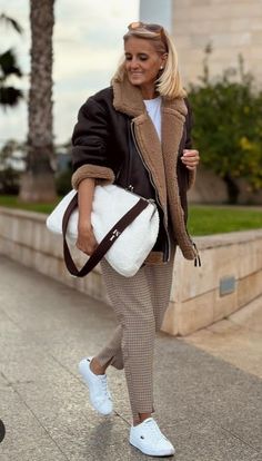 Keds Style, Aviator Jacket, Mein Style, Fashion Winter, Sneakers Outfit, Winter Fashion Outfits, Outfits Ideas, Keds