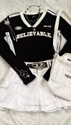 Acubi Sport Outfit, Acubi Outfit Ideas For School, Acubi Wallpaper Lockscreen, Acubi Outfits Ideas, Acubi Style Outfits, Acubi Clothes, Acubi Room, Acubi Fashion Outfit, Aesthetic Uniform