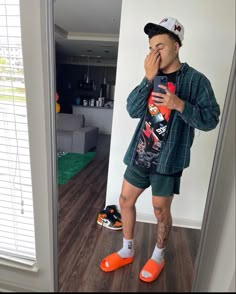 Mens Casual Outfit, Yeezy Streetwear, Summer Street Style, Mens Fashion Swag, Summer Outfits Men Streetwear, Hypebeast Fashion, Men Fashion Casual, Black Men Fashion Casual, Trendy Boy Outfits