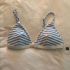 Gap Blue And White Stripe Triangle Bikini Top With Padding Nwt Size Medium Summer Swimwear By Gap, Gap Summer Swimwear For Pool, Gap Summer Swimwear For The Pool, Summer Pool Swimwear By Gap, Spring Gap Swimwear For Vacation, Gap Swimwear For Spring Vacation, Gap Spring Vacation Swimwear, Gap Summer Swimwear For Beach Season, Gap Swimwear For Beach Season