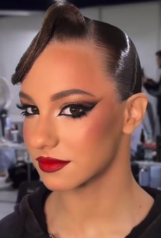 #latin #latinlook #ballroom #ballroomlook #makeup #makeuplook #glam #glamlook Ballroom Dancing Makeup, Tango Makeup, November Makeup, Ballroom Makeup, Dance Competition Hair, Ballroom Dance Hair, Bold Glamour