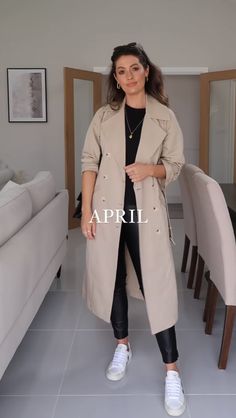 Classic Chic Outfits, Madrid Outfits, Petite Style Outfits, Women Leggings Outfits, Chic Dressing, Winter Outfits For Girls, Classic Style Outfits, Casual College Outfits, Business Casual Outfits For Work