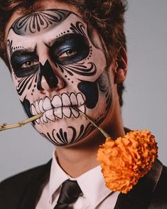 Facepainting Halloween, Guy Face, Halloween Makeup For Kids, Pink Glitter Makeup, Halloween Makeup Sugar Skull, Sugar Skull Halloween