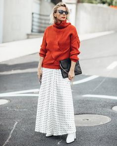 Jolie Zocchi Milan Fashion Week streetstyle #mfw #streetstyle #photographerinstyle Maxi Skirt Style, Milano Fashion, Winter Street, Be Awesome, Orange Crush, Street Style Winter, Dark Orange, Fashion Woman