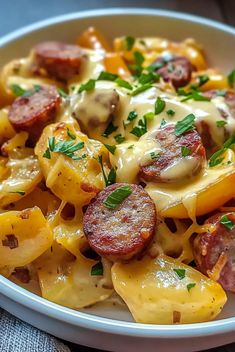 Potatoes And Sausage, Cheesy Ranch Potatoes, Cheesy Ranch, Ranch Potatoes, Shredded Cheddar Cheese, Sausage Recipe, Favorite Recipes Dinner, Diced Potatoes, Smoked Sausage