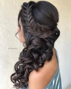 Greek Hairstyles, Greek Hair, Side Curls, Side Braid Hairstyles, Quinceanera Hairstyles, Wedding Hair Ideas, Quince Hairstyles, Side Hairstyles, Wedding Hair Makeup