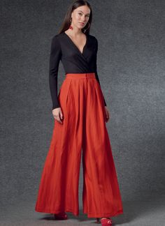 Easily create stylish and comfortable pleated wide leg trousers with this Vogue Sewing Pattern. Design includes hook and eye closure, front pockets, a belt with button closure, and options for different lengths. Perfect for Women looking for a trendy addition to their wardrobe. Trouser Skirt, Maxi Pants, Crisp White Blouse, Loose Fitting Pants, Pants Sewing Pattern, Vogue Sewing, Vogue Sewing Patterns, Vogue Pattern, Vogue Patterns