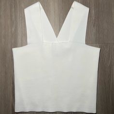 Nwot White Crop Top From Zara In Great Condition. Can Fit A Xs Or Small. This Top Showcases A Perfect Balance Of Elegance And Modernity. A Chic And Versatile Addition To Your Wardrobe That Exudes Sophistication And Style. Crafted With Meticulous Attention To Detail, This Elegant Piece Is Designed To Elevate Your Fashion Game And Leave A Lasting Impression Zara Crop Top, Zara White, White Crop, White Crop Top, Zara Tops, Fashion Games, Crop Top, Zara, Womens Tops