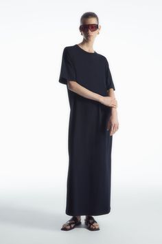 SPLIT-HEM MIDI T-SHIRT DRESS Summer Dress With Side Slits And Crew Neck, Summer Dresses With Side Slits And Crew Neck, Relaxed Fit Midi Dress With Side Slits, Short Sleeve Maxi Dress With Side Slits For Daywear, Loungewear Midi Dress With Side Slits, Denim Suit, Minimalist Silhouette, Denim Sweater, Modern Wardrobe