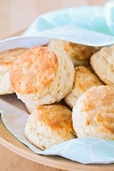 some biscuits are sitting on a plate