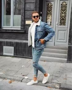 Jeans White Sneakers, Mens Fashion Sneakers, Jeans Street Style, Sneakers Fashion Outfits, Men With Street Style, White Shirt Men