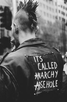 Post-Apocalyptic Fashion Stile Punk Rock, 1970s Punk, Mohawk Hair, Punk Leather Jacket, Punk Mode, Punk Subculture