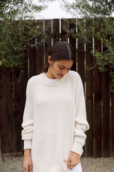 Oversized Wool Sweater For Everyday, Oversized Classic Sweater With Ribbed Collar, Classic Oversized Ribbed Sweater, Classic Relaxed Fit Ribbed Sweater, Relaxed Fit Wool Sweater For Everyday, Classic Ribbed Sweater For Everyday, Classic Ribbed Everyday Sweater, Everyday Relaxed Fit Chunky Knit Sweater, Everyday Chunky Knit Sweater In Relaxed Fit