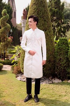 Brand new and high-quality Vietnamese traditional Ao Dai This set includes the Ao Dai and shipping with no pants for men Elegant Traditional Wear With Embroidered Sleeves For Wedding, Elegant Sherwani With Embroidered Sleeves For Eid, Elegant Eid Sherwani With Embroidered Sleeves, Elegant Wedding Traditional Wear With Embroidered Sleeves, Fitted Sets With Embroidered Sleeves For Transitional Season, Traditional Formal Kurta With Embroidered Sleeves, Festive Sherwani With Embroidered Sleeves For Wedding, Traditional Wedding Sets With Embroidered Sleeves, Elegant Traditional Style Kurta