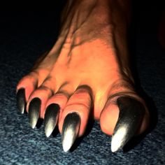 ..silver‘n‘gold toenails 💋 Silver Toenails, Ugly Toes, Toenail Ideas, Nails Feet, Foot Nail, Ugly Toenails, Long Toenails, Acrylic Toes, Nail Pictures