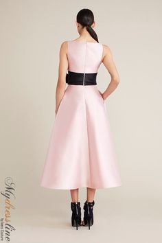 Looking for a timeless and elegant dress? Look no further than the Audrey+Brooks 6222 Sleeveless Midi Dress. This beautiful dress features a deep V-neckline with contrast belted bow at the waist, full midi skirt silhouette with crinoline, and hidden back zipper. It's made from a luxurious silk and wool blend fabric and is satin lined for a smooth fit. Party Dresses With Fitted Bodice And Boat Neck, Formal A-line Dress With Satin Bow, Boat Neck Dress With Fitted Bodice For Gala, Boat Neck Gala Dress With Fitted Bodice, Party Evening Dress With Fitted Bodice And Boat Neck, Formal Boat Neck Evening Dress, A-line Dresses With Bow For Gala, A-line Gala Dress With Bow, Elegant Evening Dress With Fitted Bodice And Boat Neck