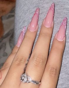 Summer Long Almond Nails, Kylie Nails Acrylics, King Kylie Nails, Kardashian Nails Kylie, Khloe Nails, Almond Long Nails, Khloe Kardashian Nails, Kardashian Nails, Pink Stiletto Nails