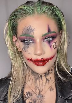 Joker Hair Female, Joker Halloween Costumes Female Diy, Joker Guy Makeup, Hot Joker Halloween Costume, Halloween Glam Costume, Joker Suicidé Squad Costume Female, Fem Joker Costume, Female Slasher Costume, Horror Custome Halloween