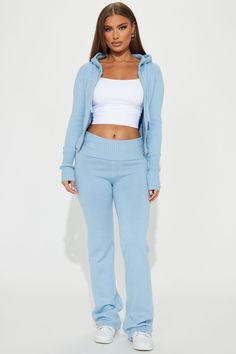 Plt Clothing Finds, Grey Sweat Pants Outfit Winter, Pink And Light Blue Outfit, Fashion Nova Sets, Cute Light Blue Outfits, Baby Blue Outfits For Women, Christmas List Clothes, Light Blue Outfit Ideas, Sweater Pants Outfit