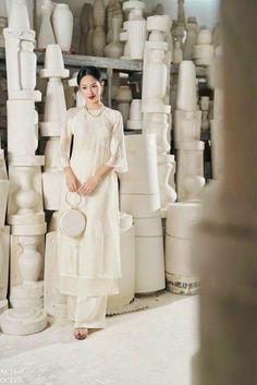 Very elegant design Luxury White Ao Dai For Evening, Luxury Elegant Women's Ao Dai, Organza Collar, Modern Ao Dai, Pants Cream, White Sleeves, Vietnamese Dress, Habotai Silk, Uk Brands