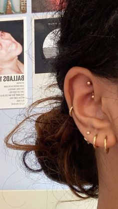 Conch Piercing Pain, Cool Piercings, Ear Style, Stylist Tattoos, Jewelry Tattoo, Dope Jewelry, Jewelry Fashion Trends