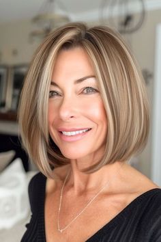 34 Gorgeous Bob Hairstyles For Women Over 40 To Try This Year - The Hairstyle Edit Bob Hair With Highlights, Shoulder Length Blonde Bob, Bob Haircut Back View, Short Blonde Bob, Hair Bobs, Low Taper Fade Haircut, Bob Ideas, Lob Haircuts, Hair Front