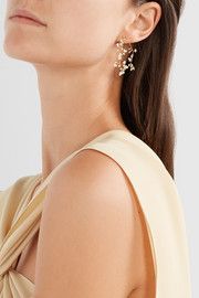 14 / Quatorze | Baby's Breath gold-plated pearl ear cuffs | NET-A-PORTER.COM Spikes Fashion, Gold Diamond Drop Earrings, Ruby Earrings Studs, Geode Earrings, Prom Earrings, Sunflower Earrings, Spike Earrings, Tiny Stud Earrings