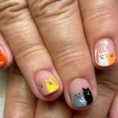 CatLadyBox on Instagram: "💅 Happy #MeownicureMonday! 💅 We just love all the colors of the kitty rainbow! Today’s adorable meownicure courtesy of @hapanailz_! #nailgoals 🌈😻" Short Nail Cat Designs, Cute Animals Nail Art, Simple Cat Nail Art, Cute Happy Nails, Kitten Nail Art, Acrylic Nails Cat Design, Cats Nails Design, Simple Cat Nail Designs, Easy Cat Nail Art