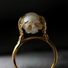 Pearl Skull, Bijoux Art Nouveau, Gold Skull, Bohol, Skull Fashion, Natural Pearl, Skull Ring