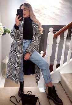 23 Hottest Women Winter Outfits Ideas To Copy In 2020 #WinterCasualOutfits #WinterOutfits #WomenWinterOutfits Clubbing Outfits, Outfit Chic, Winter Outfits Women, Fashion 2020, Mode Inspiration