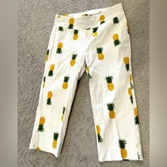 New Without Tags, Pineapple, Plant, Capri Pants, Size Small, Fabric Provides Stretch. Rayon, Nylon Spandex Blend. Casual Bottoms With Lemon Print For Spring, Casual Lemon Print Bottoms For Spring, Pineapple Plant, Pineapple Print, Yellow White, Pant Jumpsuit, Capri Pants, Pineapple, Capri