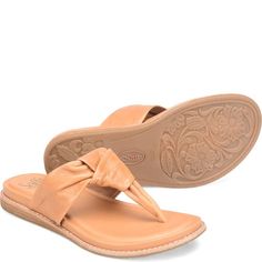 Casual Leather Flip Flops With Leather Lining, Leather Lined Flip Flops For Beach, Beach Flip Flops With Leather Lining, Chic Adjustable Leather Flip Flops, Spring Leather Flip Flops With Arch Support, Casual Adjustable Sandals With Leather Lining, Spring Leather Flip Flops With Leather Footbed, Leather Flip Flops With Leather Footbed For Spring, Summer Flip Flops With Leather Lining