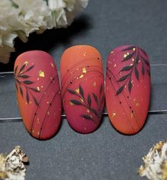 Fall Leaf Glitter Nails, Fall Nails Greens, Spider Lily Nails, Fall Leaves Nails, Leaf Nail Art, Quartz Nails, Unghie Sfumate, Fall Nail Art Designs, Nail Polish Art