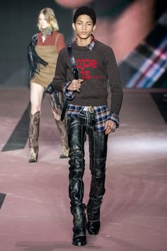 Vogue Paris, Runway Fashion, Fashion Inspo Outfits, A Man, High Fashion, Leather Pants, Fashion Show, Fashion Looks