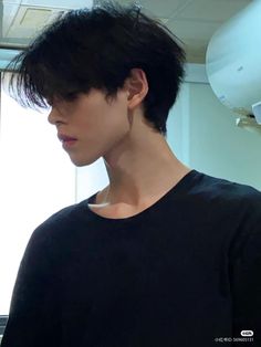 Guy Straight Hairstyles, Guy Hair Inspo Straight Hair, Straight Hair Inspo Men, Straight Men Hairstyles, Short Hair Guys Aesthetic, Guys Haircut Straight Hair, Asian Blowout Hair Men, Straight Hairstyles Guys, Masc Undercut Hairstyles