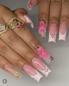 Gold Flower Nails, Pink Cutecore, Simple Acrylic Nails, Short Square Acrylic Nails, Acrylic Nails Coffin Pink, Soft Nails, Unique Acrylic Nails