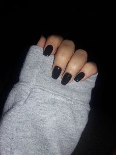 short black coffin nails☆♡ follow me @ninaajaade Black Coffin Gel Nails, Plain Black Gel Nails, All Black Nails Acrylic Short, Coffin Shape Black Nails, Black Nails Aesthetic Short, Simple Black Manicure, Acrylic Nails Coffin Short Black, Black Short Coffin Acrylic Nails