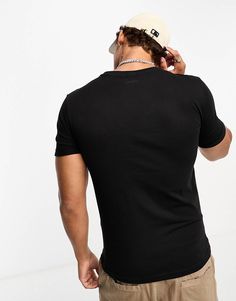 Pull&Bear muscle fit t-shirt in black | ASOS Urban Stretch Crew Neck Top, Fitted Urban Style Crew Neck Tops, Black Fashion, Asos, Casual Outfits, T Shirt, Black