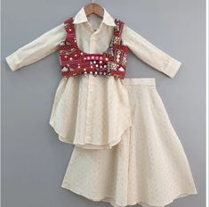 Ethnic Wear For Kids Girl, Baby Girls Frock Design, Indian Clothes For Kids, Kids Ethnic Wear, Kids Dress Collection, Trendy Outfits Indian, Fashionable Saree Blouse Designs