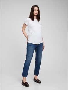 Stretch denim.  Full panel at top.  Classic 5-pocket styling.  Assorted washes.  Better denim.  Better planet.  This pair of denim is part of our water-saving Washwell program.  Compared to conventional wash methods, Washwell has saved millions of liters of water since 2016.  Please note: Maternity styles cannot be returned in store.  Please enjoy free returns by mail.  #795497 Choose your maternity Maternity Styles, Gap Maternity, The Bump, Water Saving, Maternity Jeans, Maternity Fashion, Vintage Jeans, Medium Blue, Bump