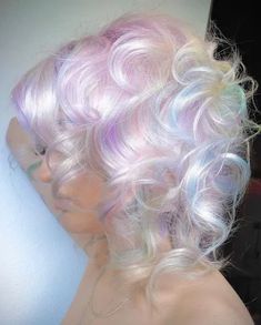 Holographic Hair Tutorial - How To Get That Stunning Holo Hair 9 얼굴 드로잉, Platinum Hair, Pretty Hair Color, Pastel Hair, Dye My Hair, Hair Dye Colors, Hair Inspo Color, Cool Hair Color