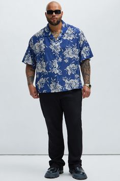 Blue Hawaiian Top With Button Closure, Relaxed Fit Hawaiian Tops With Button Closure, Hawaiian Relaxed Fit Tops With Button Closure, Casual Blue Collared Hawaiian Shirt, Big And Tall Casual Short Sleeve Shirt, Floral Shirt, Chester, Fashion Nova, Mens Shirts