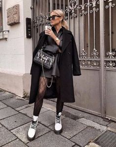 30 Timeless Outfit Ideas With White Combat Boots In 2022 - Hood MWR How To Style White Doc Martens, Doc Martens Outfit, Timeless Outfits